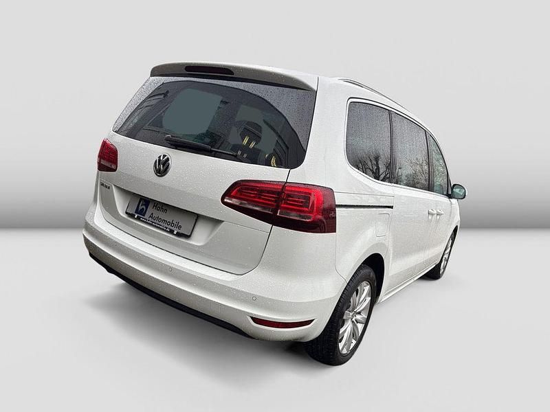 Gebraucht VW Sharan Highline 150 PS (110 kW) 2021 Weiß Van / Kleinbus