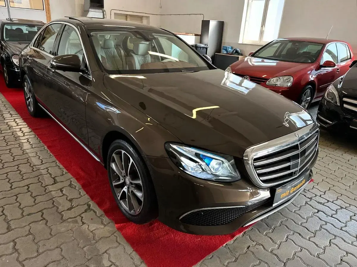 Second-hand Mercedes E220 194 CP (142 kW) 2016 Maro Berlinǎ