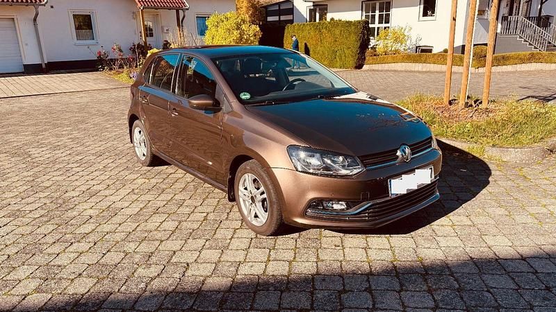 Braun Gebraucht 2016 VW Polo Kleinwagen | 10.800 € (Etwas zu teuer) - Bild 1/4
