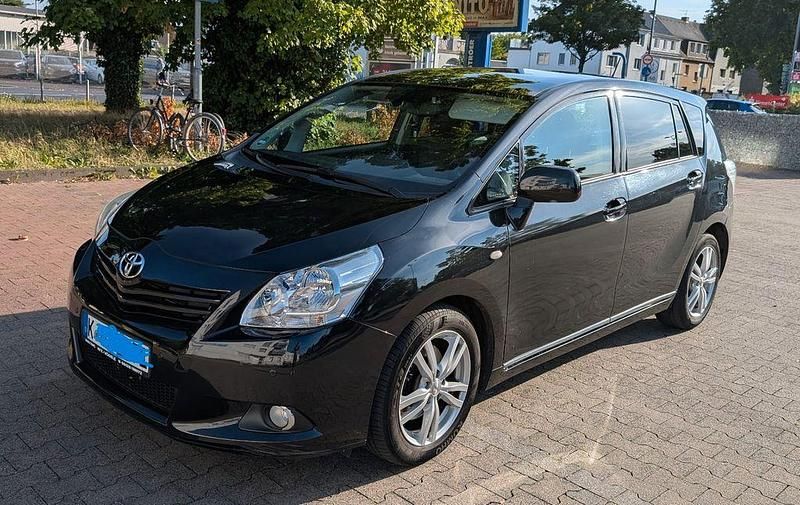 Schwarz Gebraucht 2010 Toyota Verso Executive Van / Kleinbus | 5.250 € (Teuer) - Bild 1/4