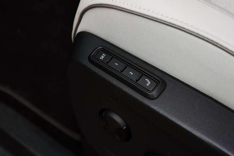 Gebraucht VW ID. Buzz Pro 150 kW (204 PS) 2022 Candyweiß/limonengelb Van / Kleinbus