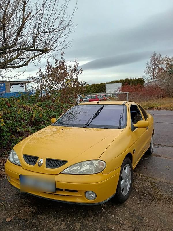 Gebraucht Renault Mégane Coupé 107 PS (78 kW) 1999 Gelb Coupé