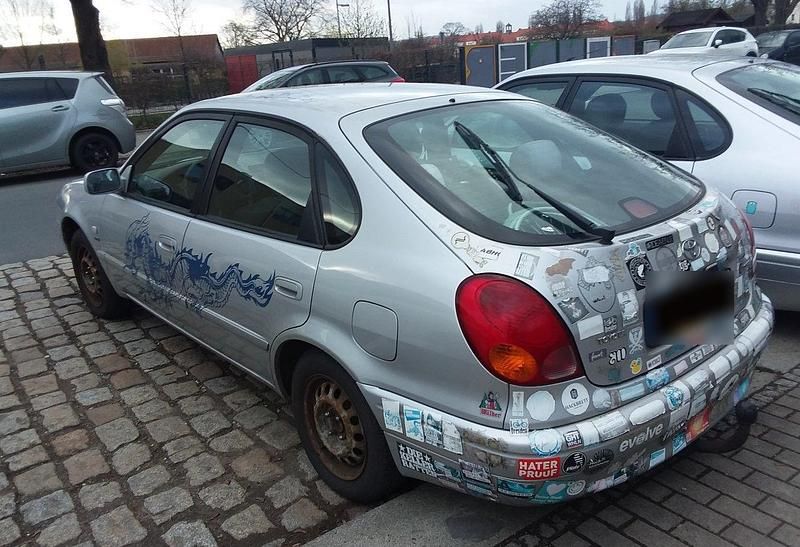 Gebraucht Toyota Corolla 97 PS (71 kW) 2001 Silber Kleinwagen
