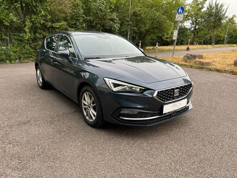 Grau Gebraucht 2022 Seat Leon Limousine | 16.999 € (Superpreis) - Bild 1/4