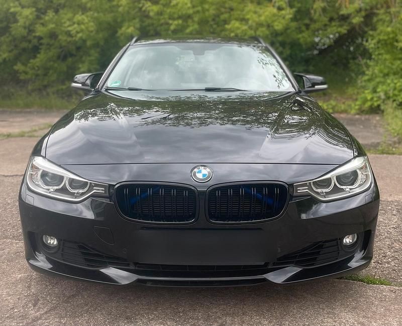 Schwarz Gebraucht 2015 BMW 330 Kombi | 13.500 € (Superpreis) - Bild 1/4