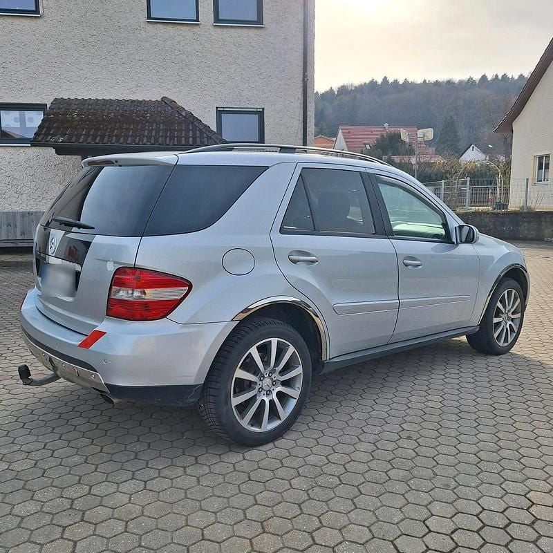 Gebraucht Mercedes ML230 224 PS (164 kW) 2006 Silber SUV
