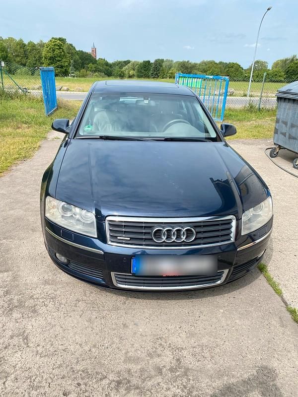 Blau Gebraucht 2004 Audi A8 Limousine | 4.000 € (Superpreis) - Bild 1/4