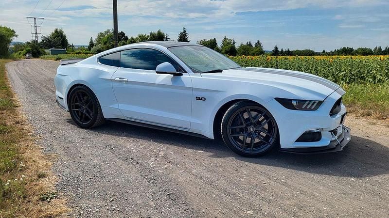 Gebraucht Ford V8 421 PS (309 kW) 2017 Weiß Coupé