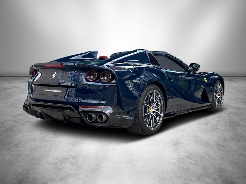 Second-hand Ferrari 812 799 CP (587 kW) 2022 Albastru Cabrio