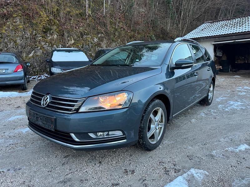 Grau Gebraucht 2012 VW Passat Kombi | 5.399 € (Guter Preis) - Bild 1/4