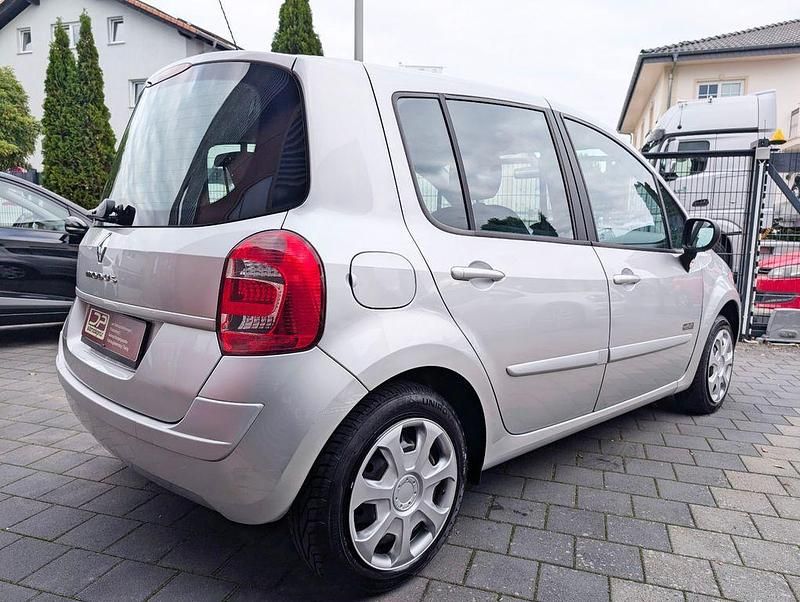 Second-hand Renault Modus 75 CP (55 kW) 2011 Argintiu Monovolum