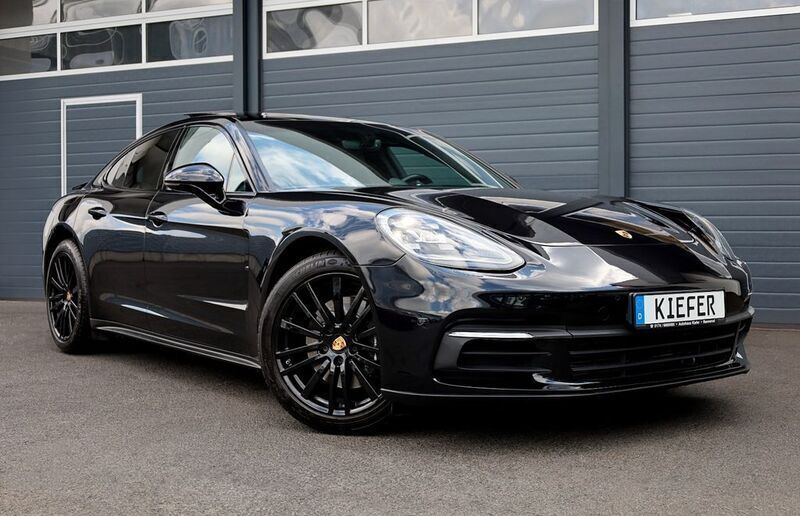 Schwarz Gebraucht 2018 Porsche Panamera 4S Limousine | 55.450 € - Bild 1/4
