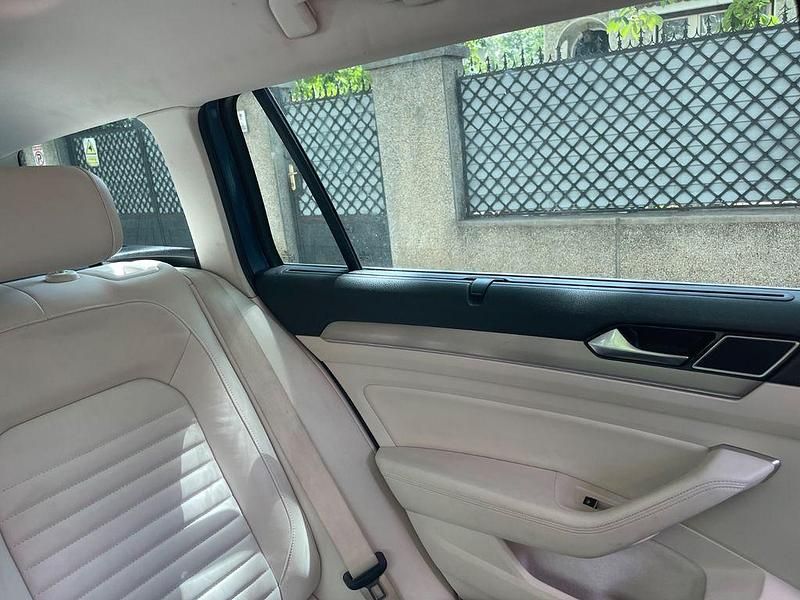 Gebraucht VW Passat Highline 150 PS (110 kW) 2015 Blau Kombi