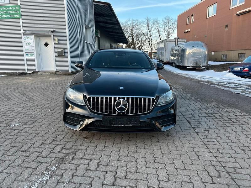 Gebraucht Mercedes E350 258 PS (189 kW) 2016 Schwarz Limousine