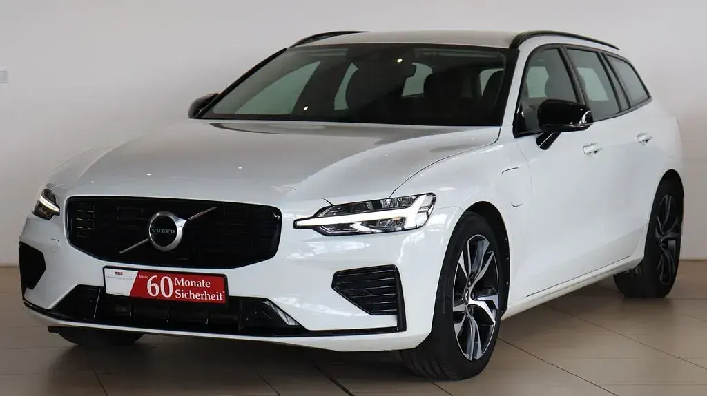 Usata Volvo V60 R-Design 340 CV (250 kW) 2020 Bianco Station wagon