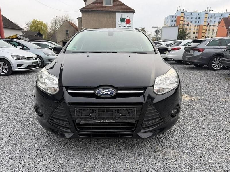 Gebraucht Ford Focus Trend 101 PS (74 kW) 2013 Schwarz Limousine