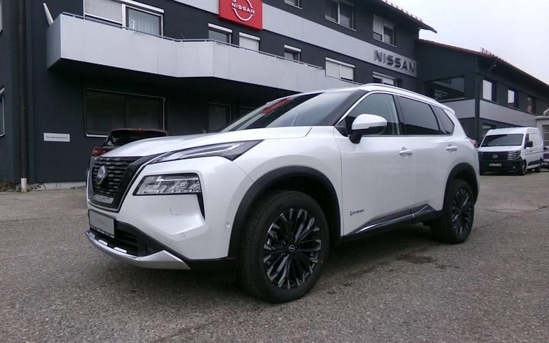 Weiß Neu 2025 Nissan X-Trail Tekna+ SUV | 49.990 € - Bild 1/4