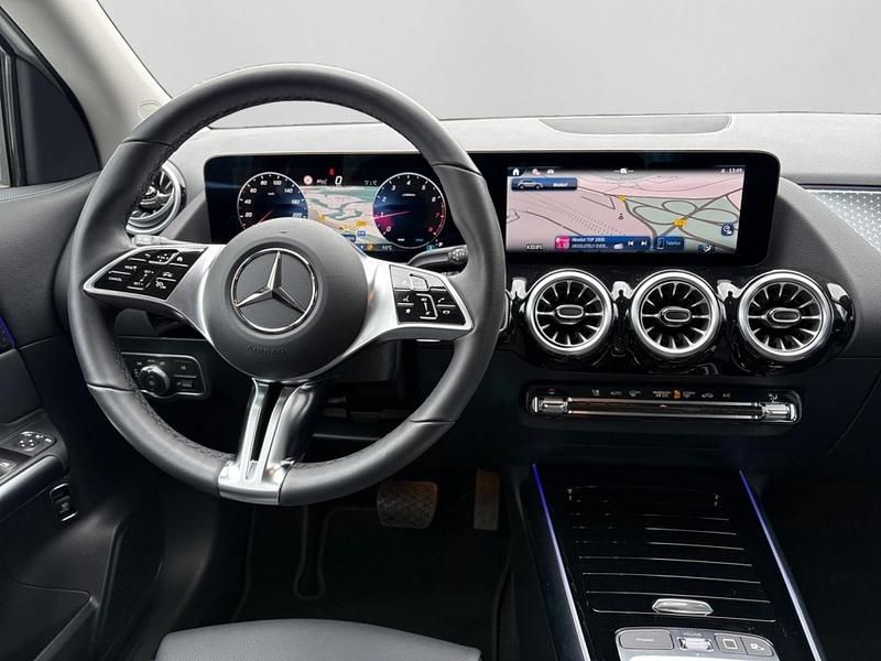 Gebraucht Mercedes GLA200 Progressive 120 PS (88 kW) 2024 Unilack polarweiß SUV