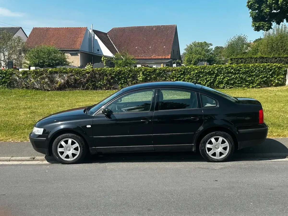 Gebraucht VW Passat 101 PS (74 kW) 2000 Schwarz Limousine