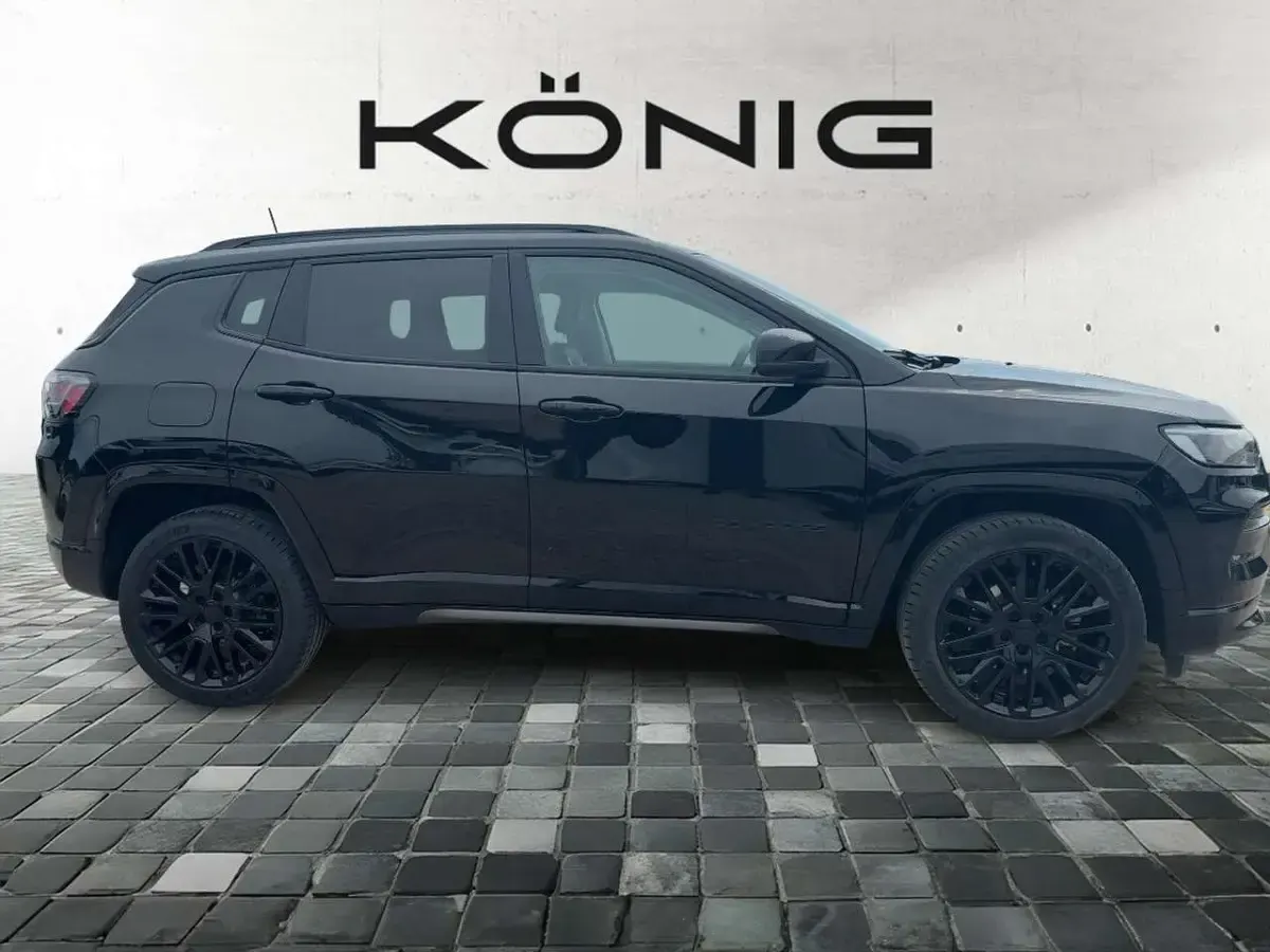 Gebraucht Jeep Compass 131 PS (96 kW) 2024 Solid black SUV