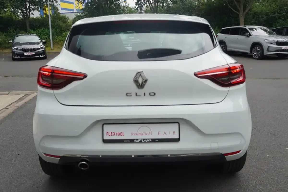 Gebraucht Renault Clio Intens 140 PS (102 kW) 2022 Weiß Kleinwagen