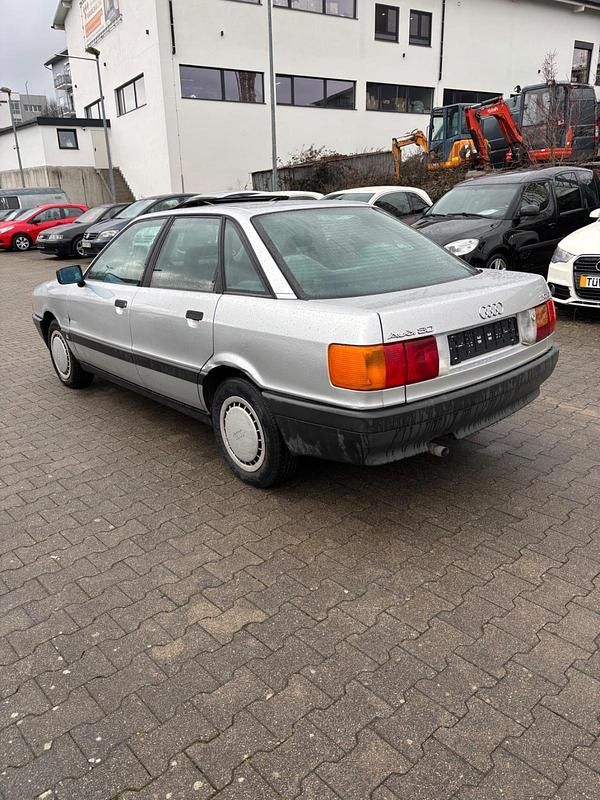 Second-hand Audi 80 116 CP (85 kW) 1991 Argintiu Berlinǎ