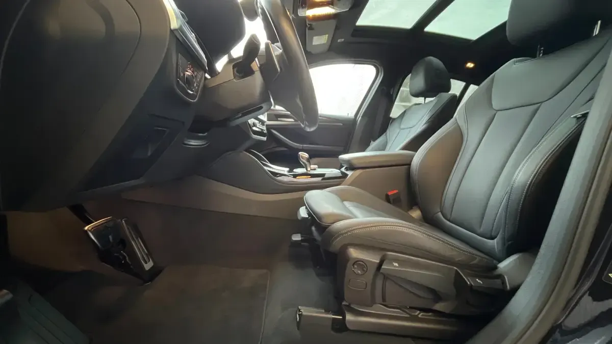Gebraucht BMW X4 Efficient Dynamics 245 PS (180 kW) 2024 Carbonschwarz metallic SUV
