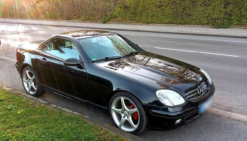 Second-hand Mercedes SLK200 163 CP (119 kW) 2002 Negru Cabrio