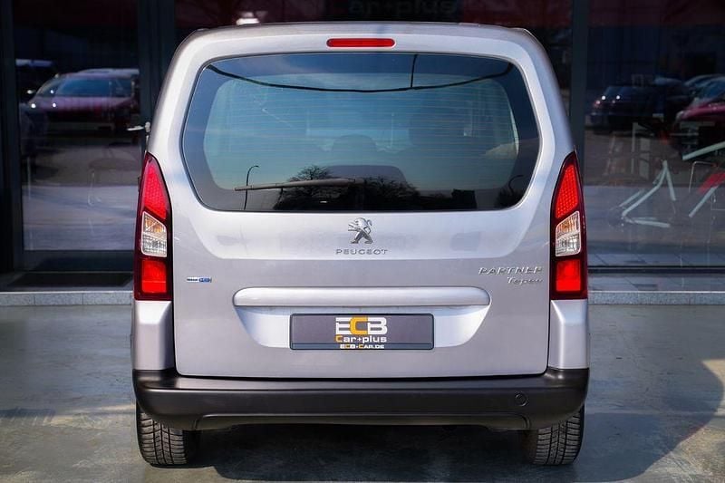 Gebraucht Peugeot Partner Tepee Active 99 PS (72 kW) 2015 Grau Van / Kleinbus