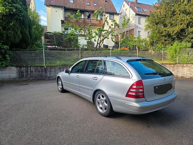 Silber Gebraucht 2004 Mercedes C180 Kombi | 2.950 € - Bild 1/4