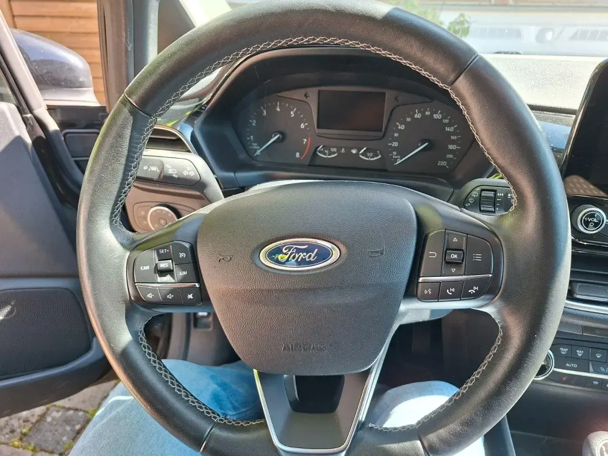 Gebraucht Ford Fiesta Titanium 95 PS (69 kW) 2021 Schwarz Kleinwagen
