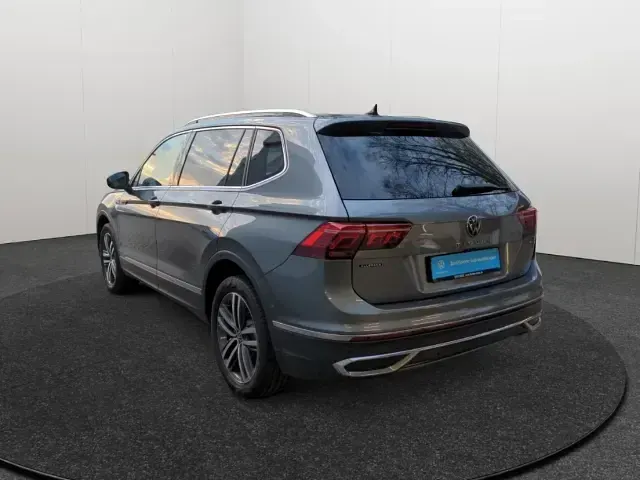 Gebraucht VW Tiguan Allspace Elegance 200 PS (147 kW) 2023 Grau SUV