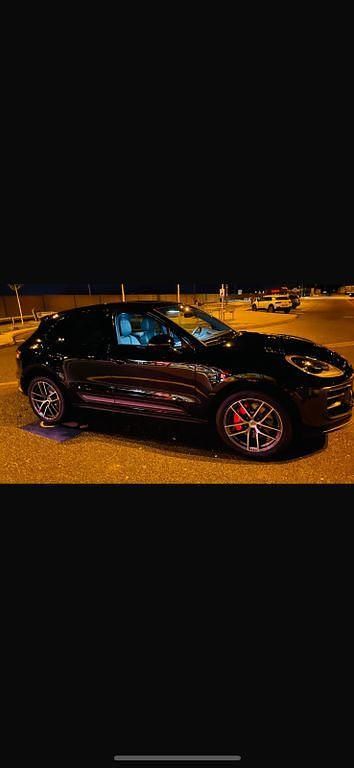 Schwarz Gebraucht 2023 Porsche Macan S SUV | 63.911 € (Guter Preis) - Bild 1/4