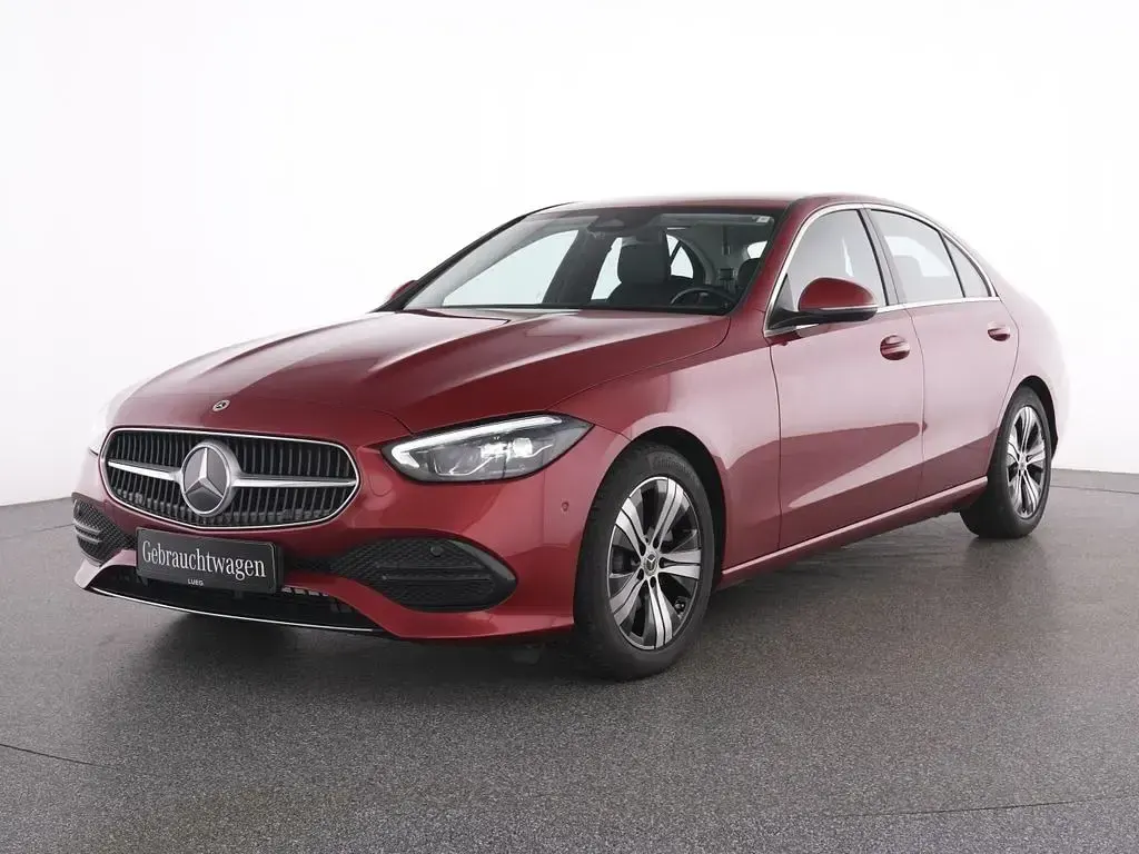 Gebraucht Mercedes C180 Avantgarde 170 PS (125 kW) 2022 Rot Limousine