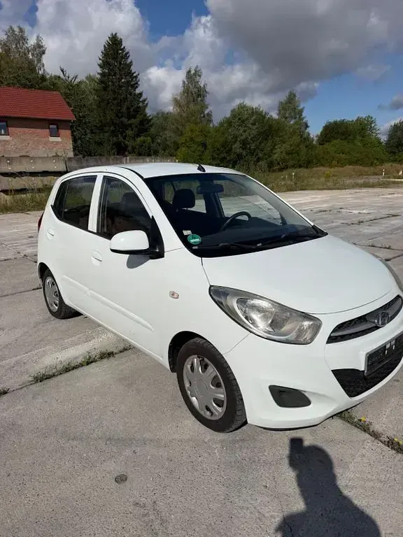 Gebraucht Hyundai i10 Classic 67 PS (49 kW) 2012 Weiß Kleinwagen