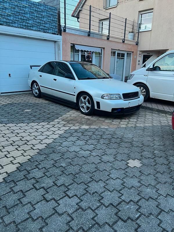 Gebraucht Audi A4 150 PS (110 kW) 1995 Rot Limousine