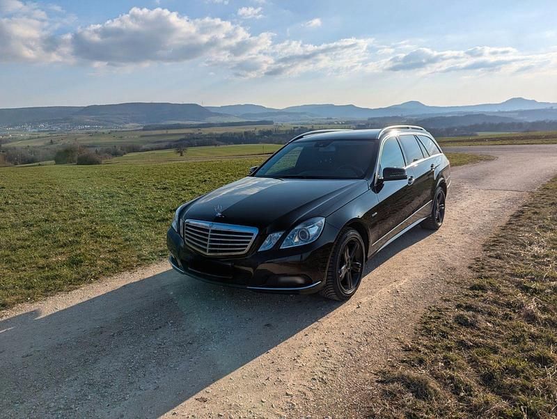 Gebraucht Mercedes E350 Elegance 231 PS (169 kW) 2010 Schwarz Kombi