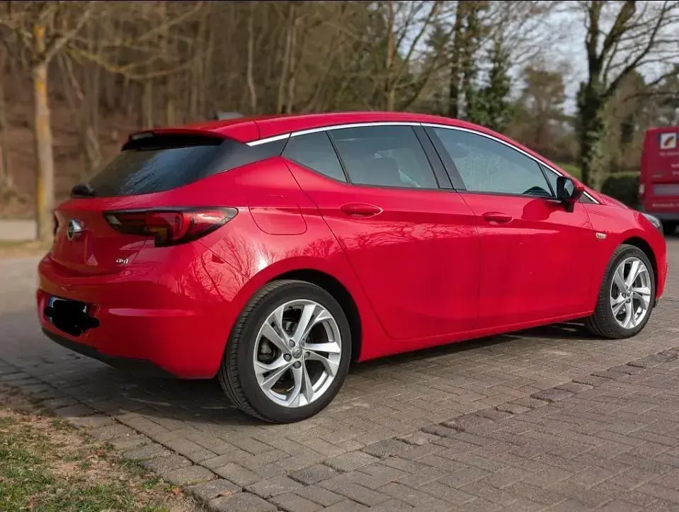 Gebraucht Opel Astra Dynamic 110 PS (80 kW) 2016 Rot Limousine