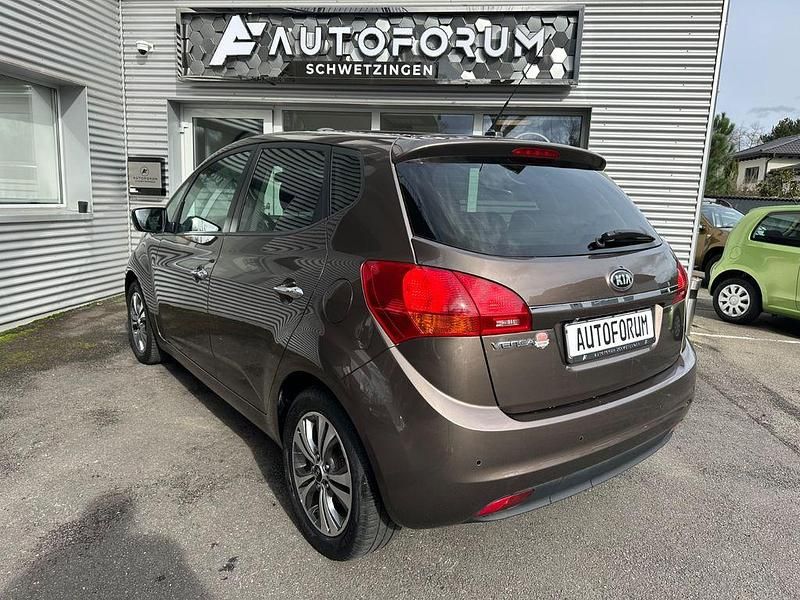 Gebraucht Kia Venga DREAM-TEAM Edition 90 PS (66 kW) 2016 Beige Kleinwagen