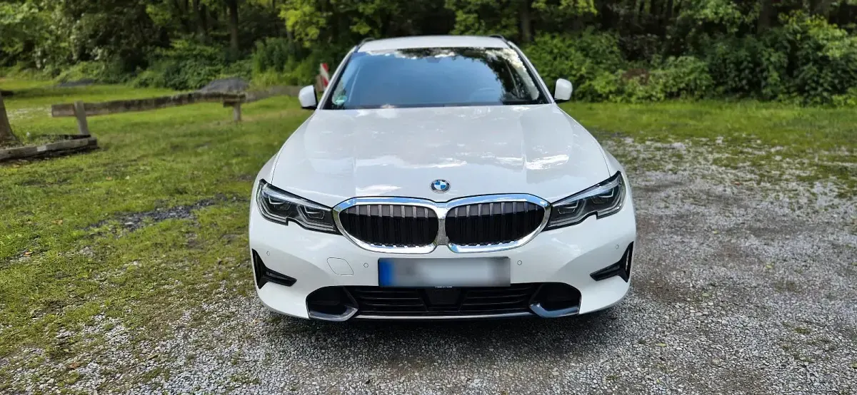 Gebraucht BMW 330 Sport Line 184 PS (135 kW) 2021 Weiß Kombi