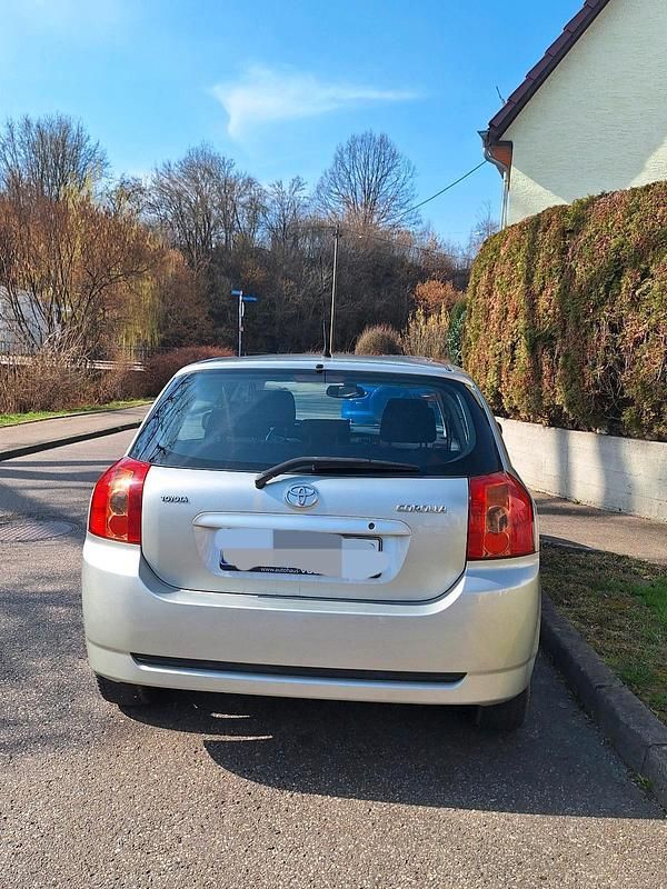 Gebraucht Toyota Corolla 97 PS (71 kW) 2010 Silber Limousine