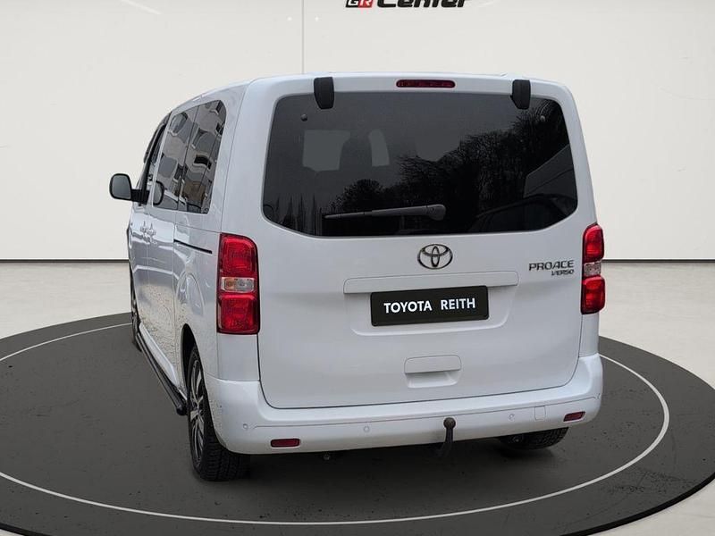 Gebraucht Toyota Proace Verso Team 177 PS (130 kW) 2024 Weiß Kombi