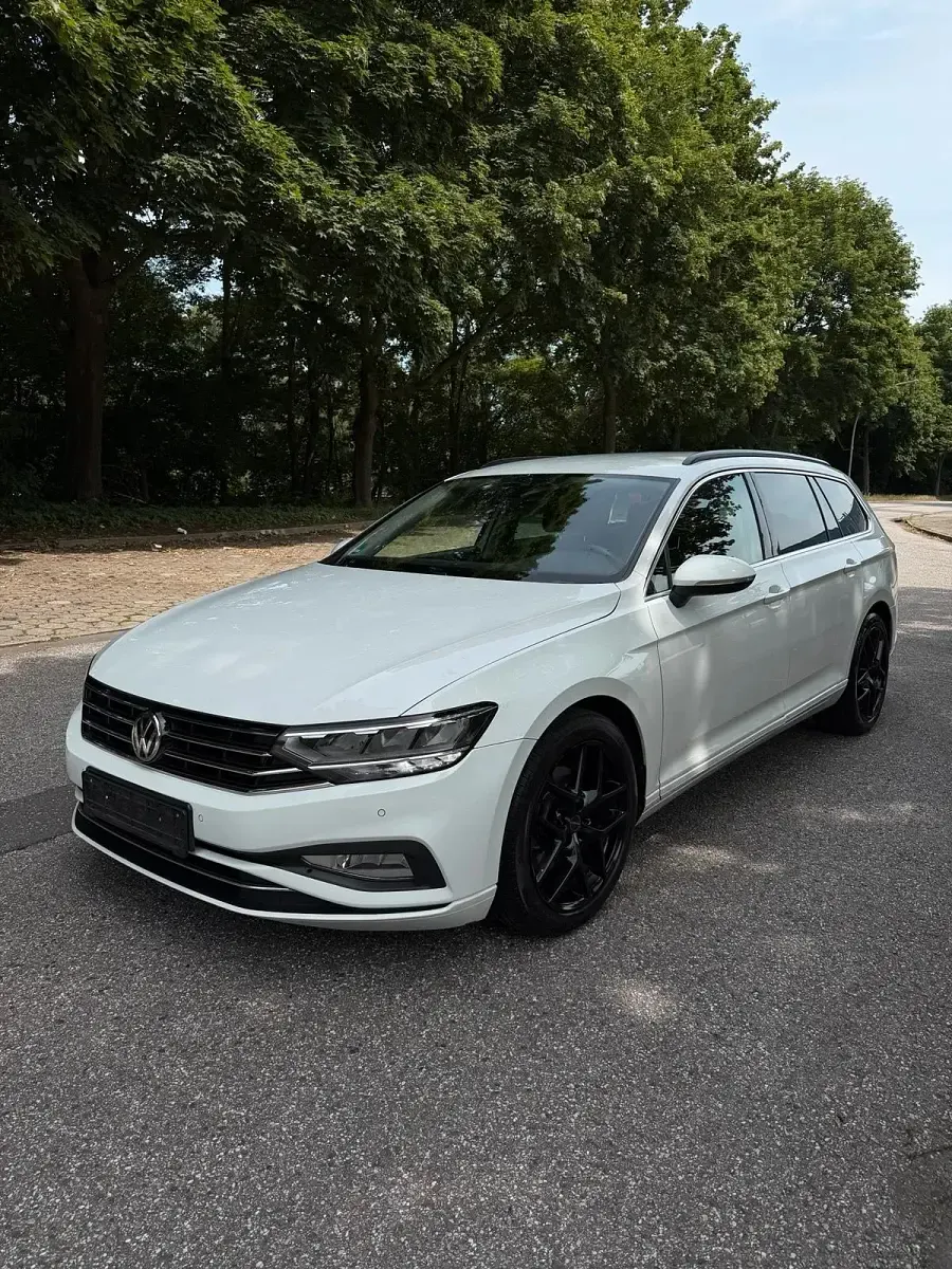 Gebraucht VW Passat 150 PS (110 kW) 2019 Weiß Kombi