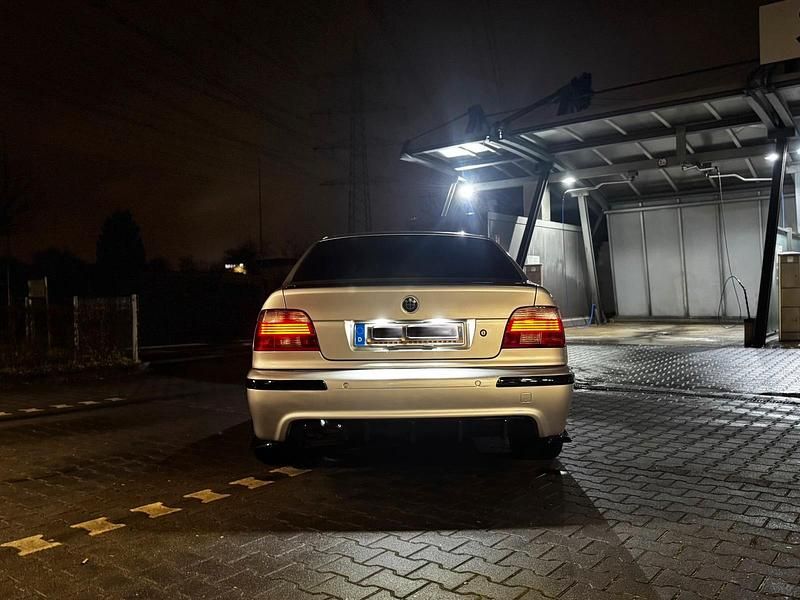 Gebraucht BMW 530 M Sport 193 PS (141 kW) 2003 Silber Limousine
