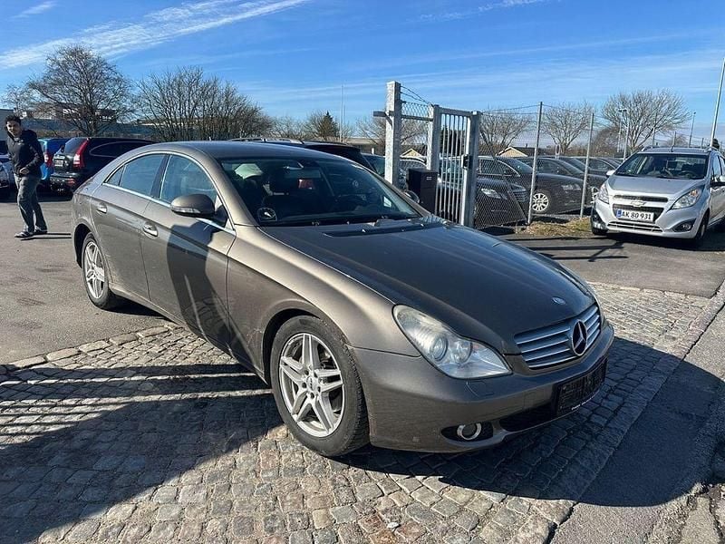 Gebraucht Mercedes CLS320 224 PS (164 kW) 2007 Grau Limousine
