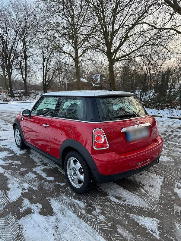 Gebraucht Mini Cooper 122 PS (89 kW) 2011 Rot Kleinwagen