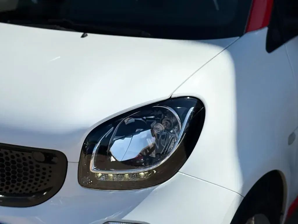 Gebraucht Smart ForTwo Electric Drive 60 kW (82 PS) 2019 Weiß Coupé