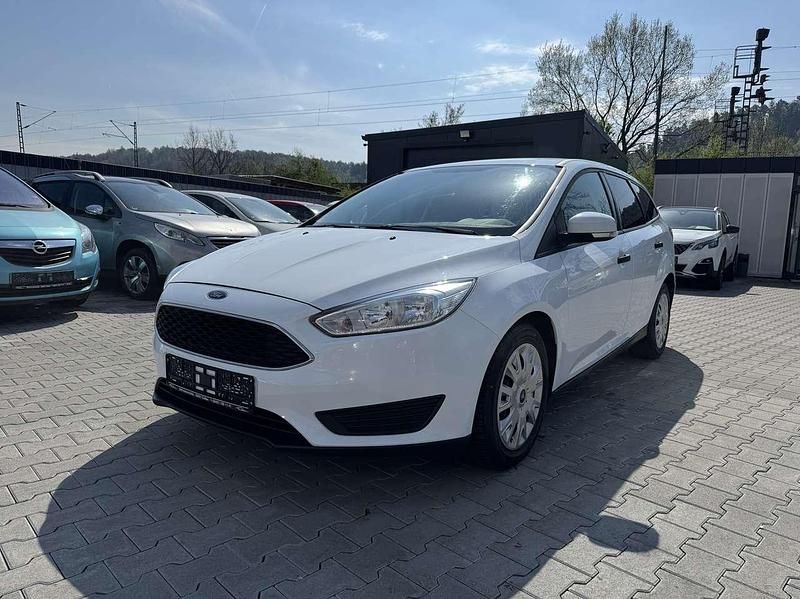 Używany Ford Focus Ambiente 101 KM (74 kW) 2015 Biały Kombi