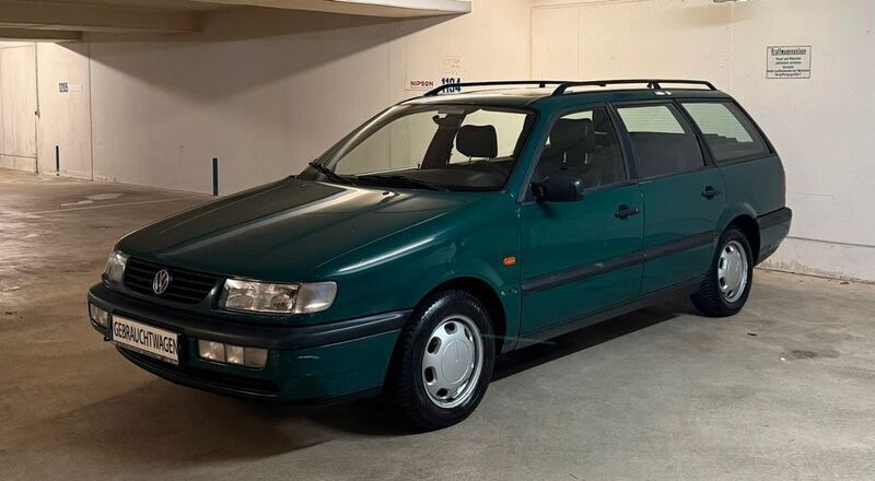 Grün Gebraucht 1994 VW Passat Limousine | 1.450 € - Bild 1/4
