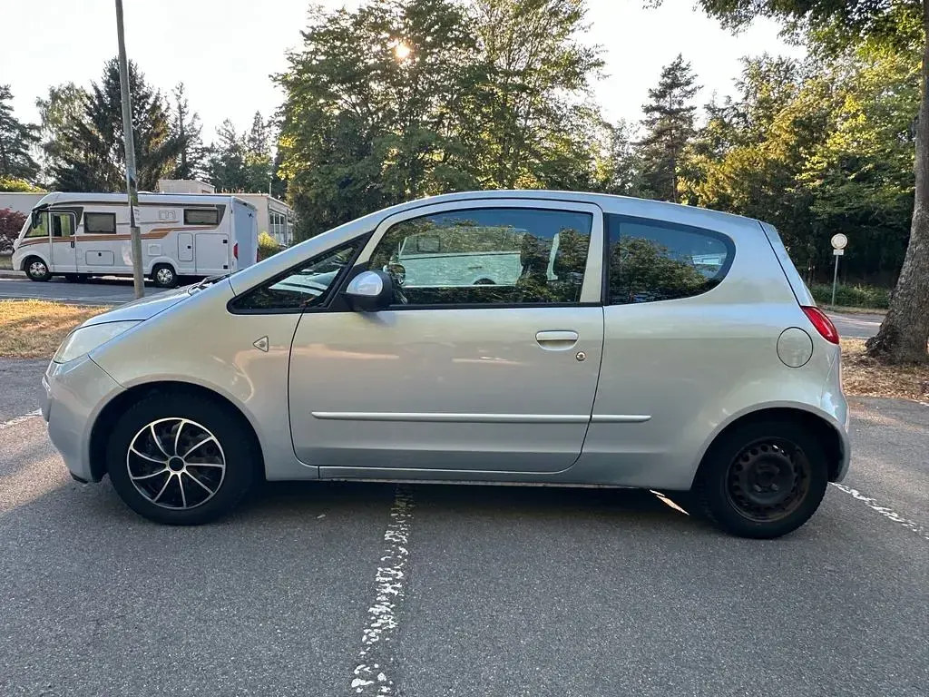 Gebraucht Mitsubishi Colt 95 PS (69 kW) 2005 Blau Kleinwagen